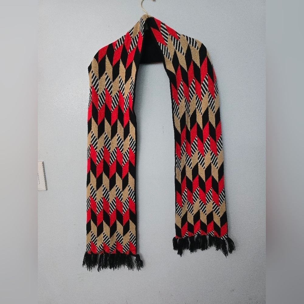 Vera Bradley Knit Jacquard Scarf Red Black Sofia Chevron Fringed Boho - Picture 1 of 6